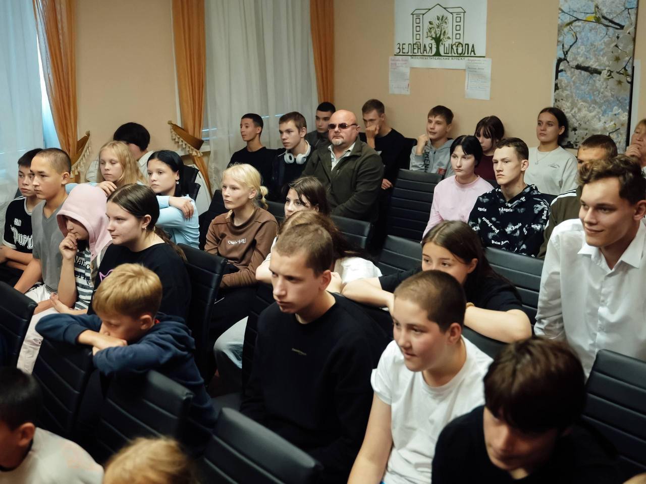 Фонд совместно с Федерацией бокса Санкт-Петербурга посетил Сиверский ресурсный центр по содействию семейному устройству в Ленинградской области